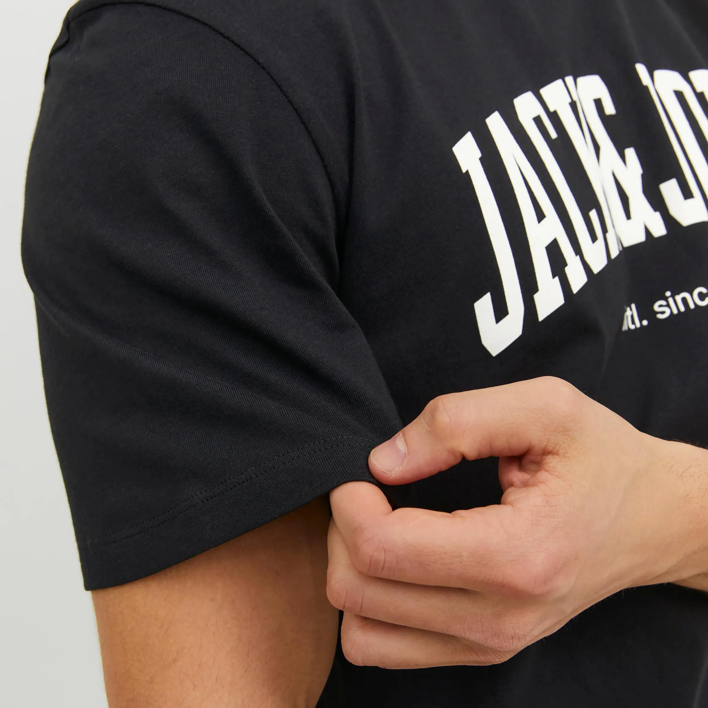 Jack Jones 12236514 JJEJOSH TEE SS CREW N Schwarz 878867 178012 3